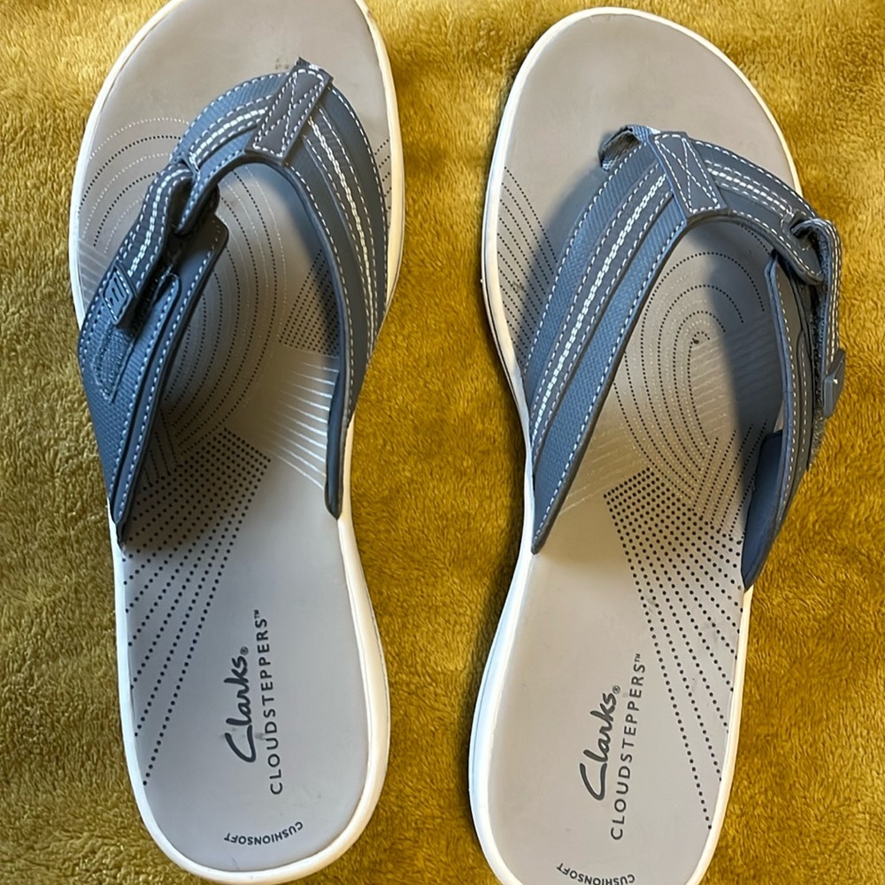 Clarks Cloudsteppers Flip Flops Womens 11